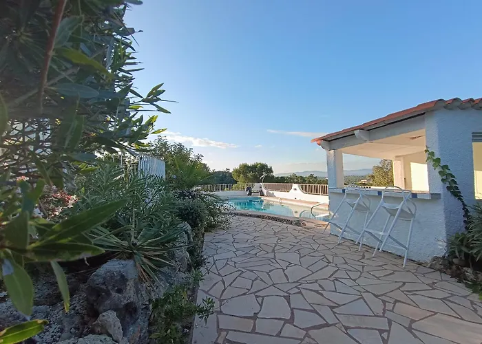 Villa Avec Piscine Privative, Domaine Prive Du Capitou, Frejus