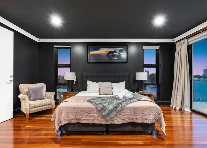 3 M Luxury Waterfront Villa In Paradise Pets Welcome