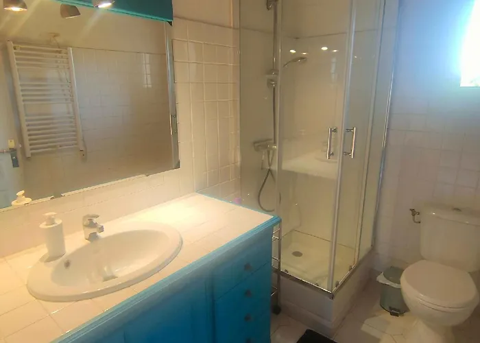 Appartement avec grand jardin et parking, Uzès