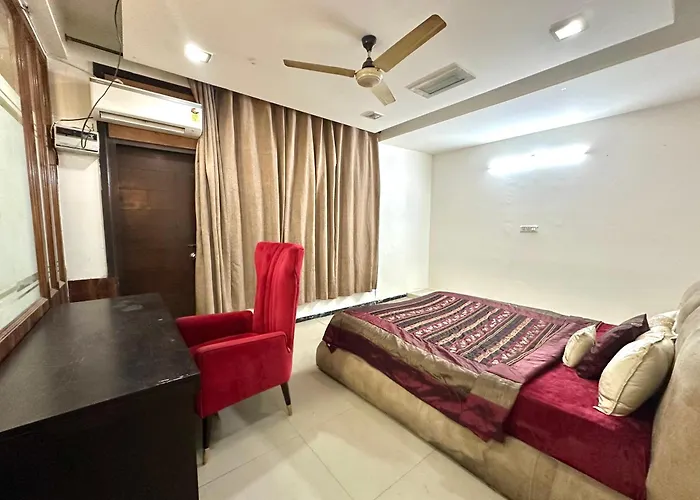 2 Rooms And Huge Hall For Parties