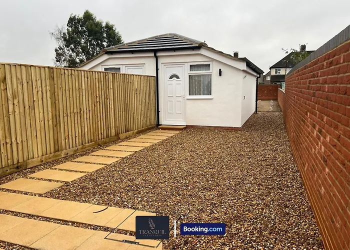 Boutique 3-Bed Oxford Home, Garden & Parking