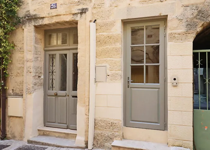 La Grande Bourgade-Authentique Maison En Pierre Avec Terrasse Climatisation Au Coeur D'Uzes