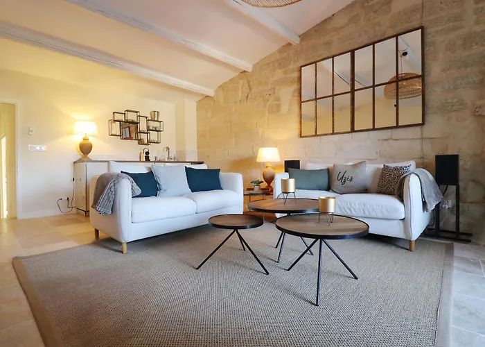 La Grande Bourgade-Authentique Maison En Pierre Avec Terrasse Climatisation Au Coeur D'Uzes
