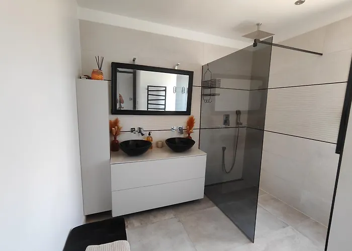 Villa Moderne Piscine Jacuzzi