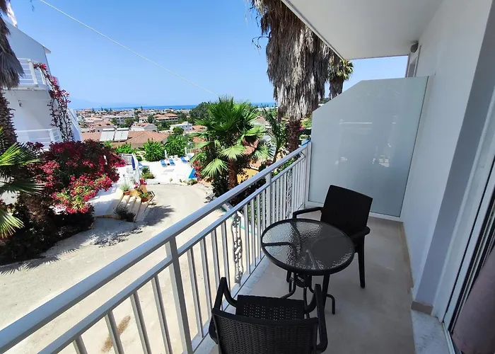 Yanna Studios & Apartments