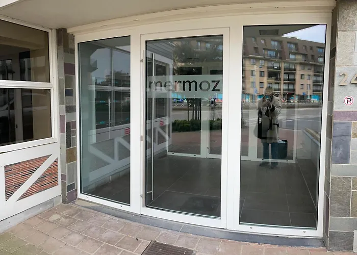 Ruime studio 50 m van zee
