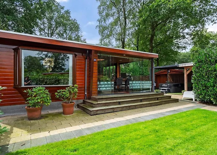 Luxe chalet met jacuzzi en sauna
