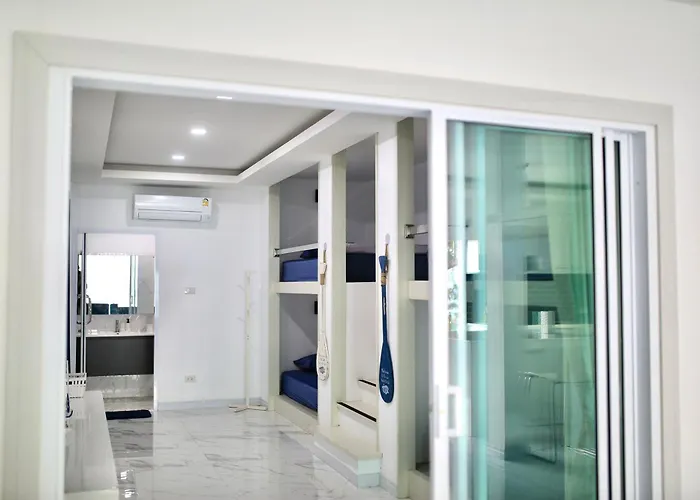 บ้านพักพูลวิลล่า The Munique Cliff House Chumphon - ริมผาพร้อมสระจากุซซี่