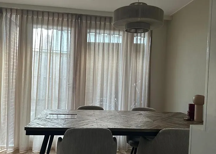 Beautiful Entire House In The Center