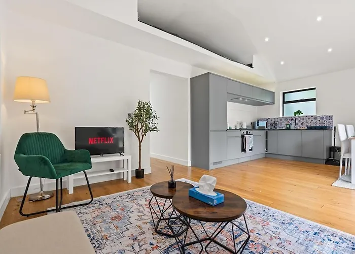 Luxury Oxford Flat