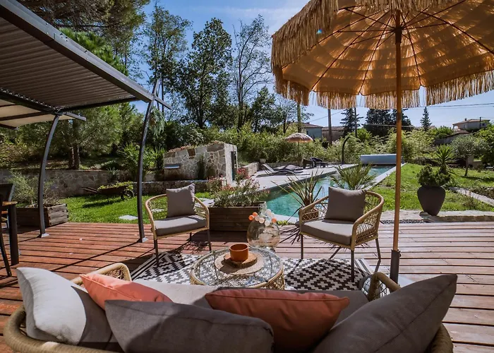 Villa De Charme Avec Piscine Calme & Elegance