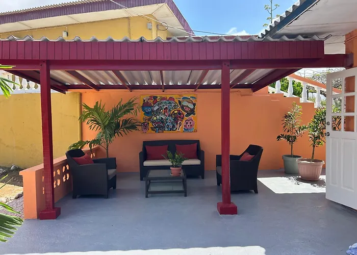 Aquila Apartments En Studios