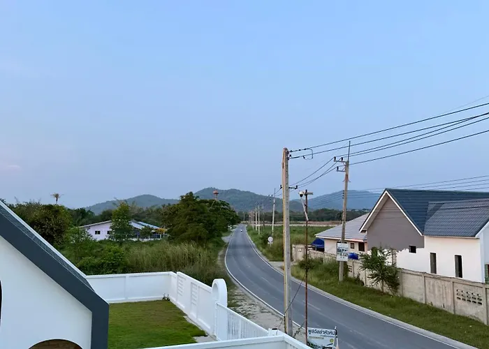 N&C Mountain Pool Villa Huahin