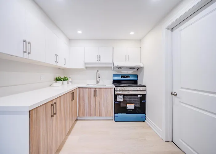 Nest In Orchard-Main Unit Room