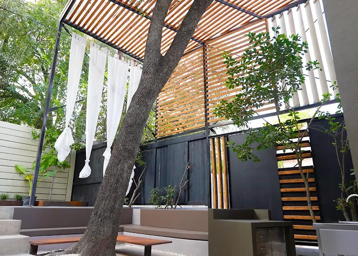 Modern Home At Oaks Hill Country Club
