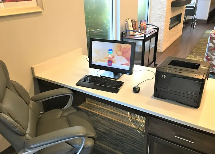 Comfort Suites Nashville Airport - Bna