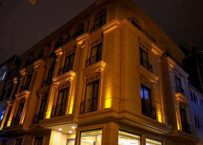 Deluxe Newport Hotel - Old City