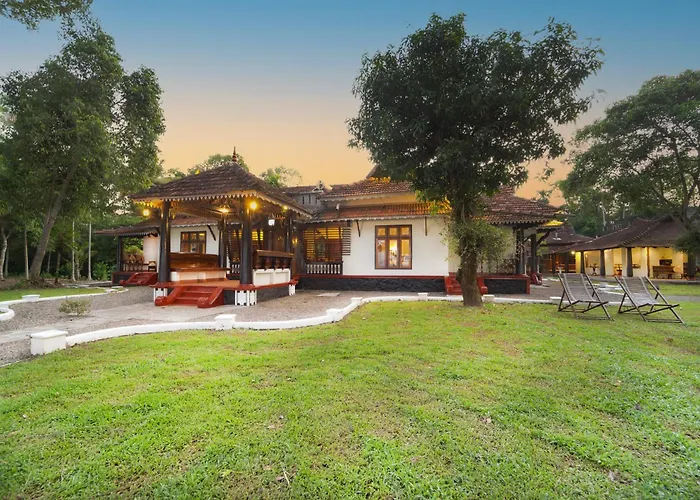 Alaya Stays Vembanad House Heritage Lakeside Villa With Garden