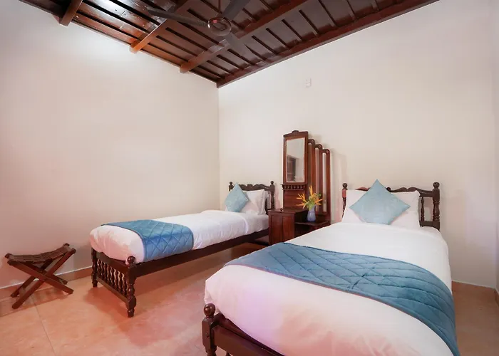 Alaya Stays Vembanad House Heritage Lakeside Villa With Garden