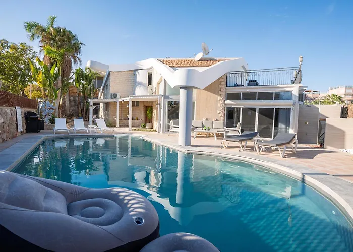 Villa Yuka- Luxurious Villa