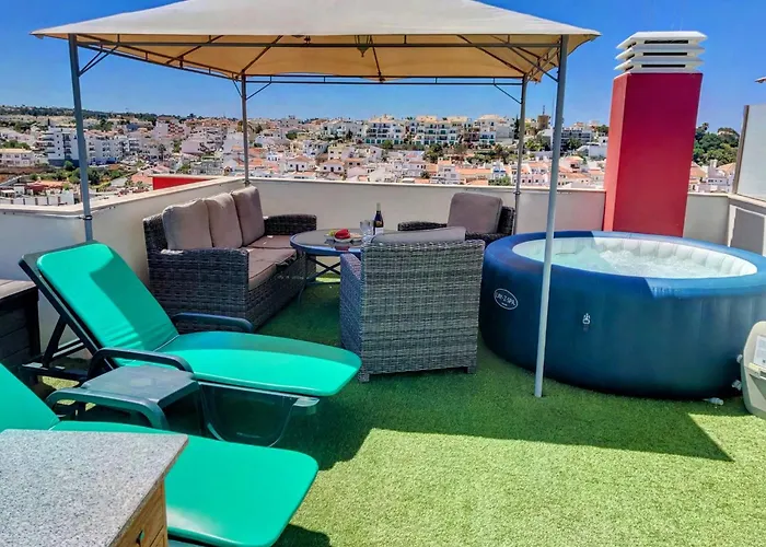 Apartment Beta - 2 Bedrooms, Private Rooftop Patio With Hot Tub, Bbq And View