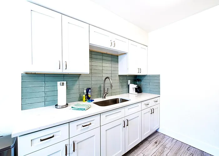 2Bd 1Ba Sunset 2 3Mins To Beach!