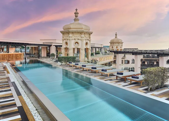  Santa Catalina, A Royal Hideaway - Gran Lujo
