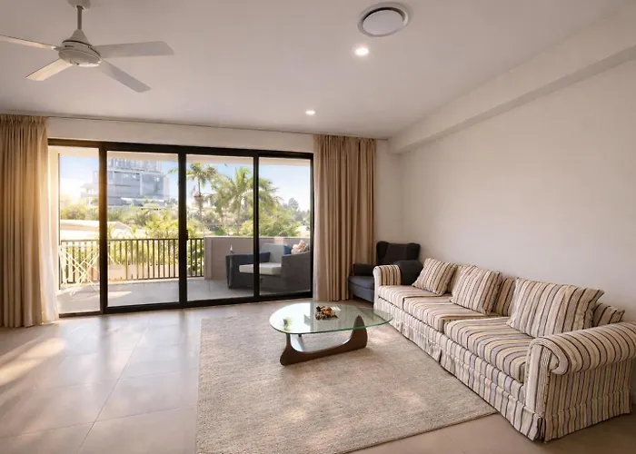 Modern 4Br 3Bath Duplex Near Train Station Stylish Comfortable