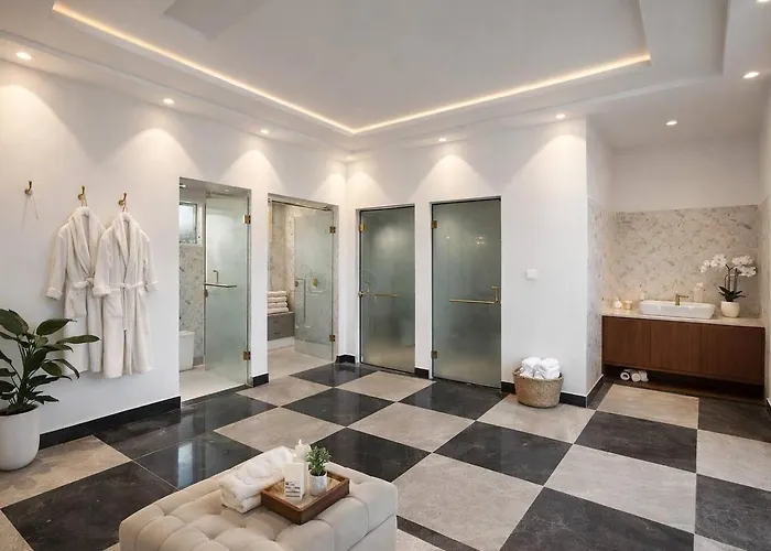 Ultra Luxury 7Bhk Estate I Pool, Grand Lawn And Tubs