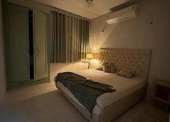 Luxurious 4 Bhk Beautiful Party Place