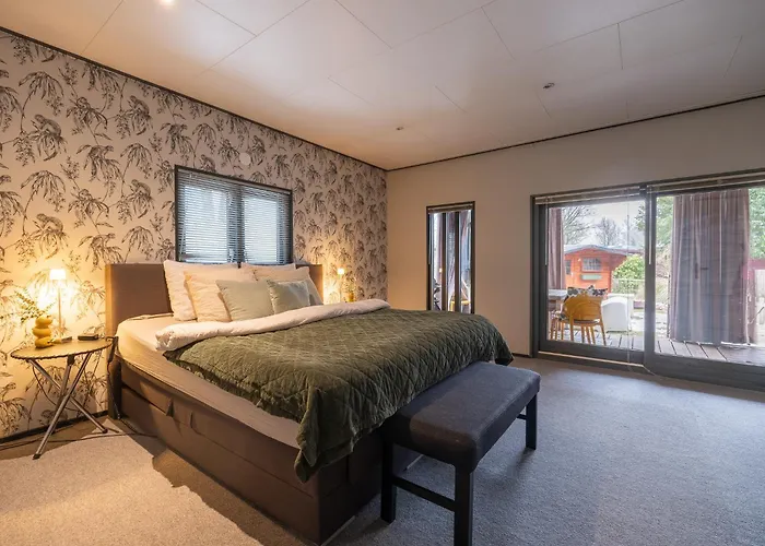 Gezellig chalet met 2 slaapkamers aan bosrand