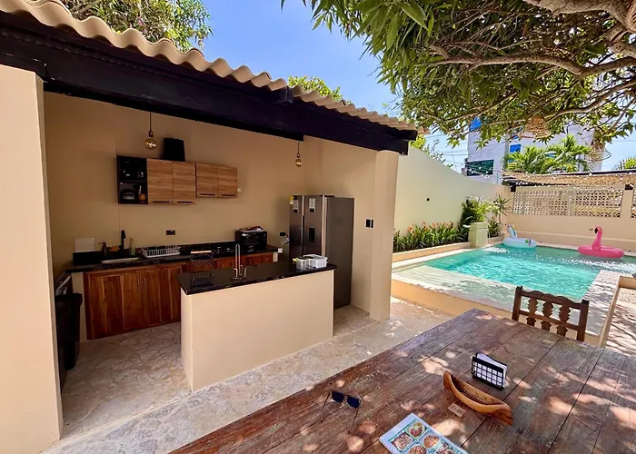 Villa 28 Huespedes Con Piscina Privada Y Playa