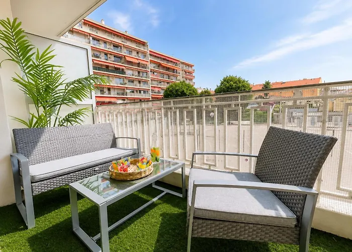 Comfortable Apartment With Parking - Antibes Riviera