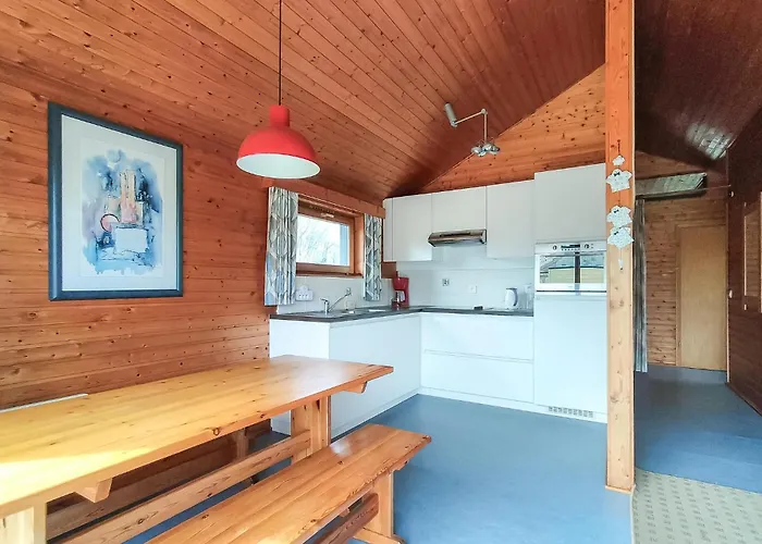 2 Bedroom Nice Home In Westende
