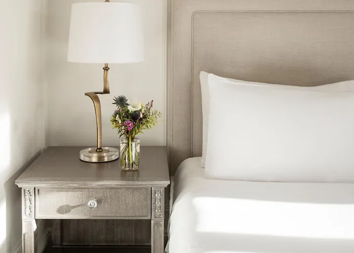  Du Louvre, In The Unbound Collection By Hyatt