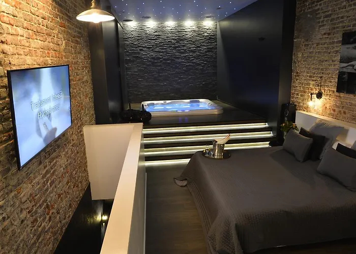 Chambre Avec Jacuzzi Sauna Privatif