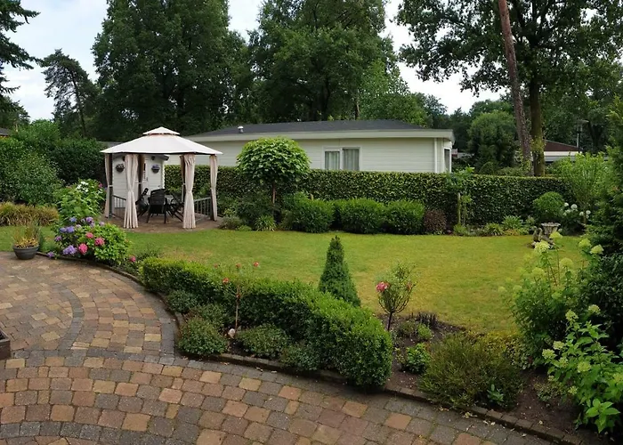 Mooi En Schoon Chalet Met Ruime Tuin En Terras