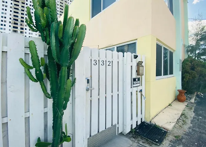 Hollywood Beachfront House