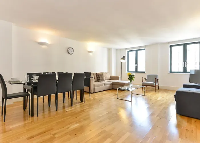 Oxford Apartments