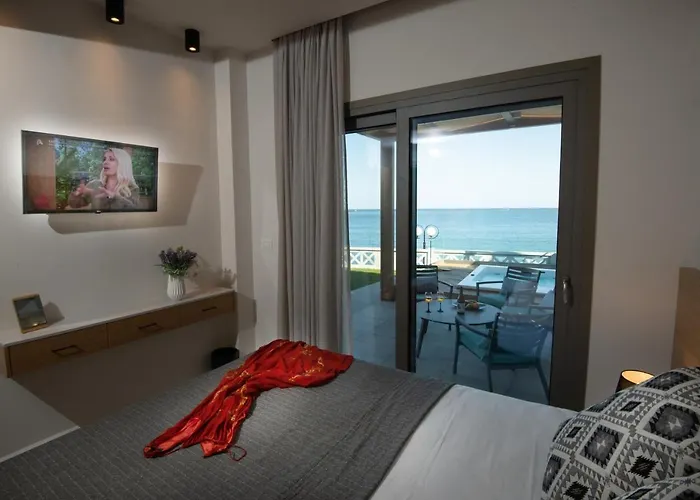 Lenico Seafront Villa