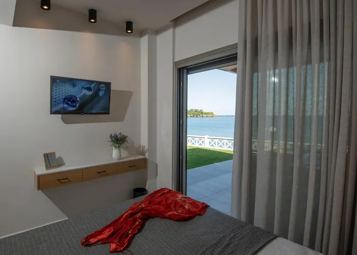 Lenico Seafront Villa