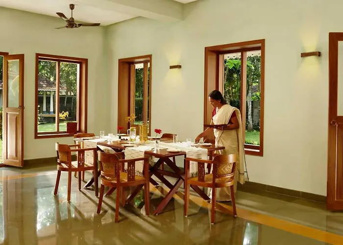 Ama Stays & Trails, Pathiramanal Villa